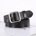 Klassieke zwarte lederen riem voor dames met moderne vierkante gesp hoofdweergave - Zwart / 100cm