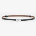 Ceinture fine en cuir pour femme avec boucle ronde argentée, style minimaliste et élégant. - 95cm / Noir Vernis