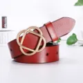 Ceinture femme en cuir de vache rouge avec boucle géométrique dorée élégante et tendance. - Brun Rouge