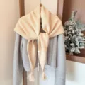 Châle triangulaire coréen en 100% laine douce avec franges pour l'automne hiver - Grande Écharpe Triangle à Franges / Couleur Thé au Lait