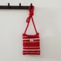 Sac bandoulière tricoté rayé rouge et blanc pour téléphone, mini sac fourre-tout minimaliste détail. - Rouge Beige