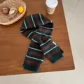 Écharpe en tricot mélangé de laine rayée élégante pour femme, foulard chaud automne hiver. - Écharpe Croisée à Rayures Tricolores / Café Vert