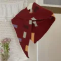 Foulard triangle tricoté color block chic, châle chaud d'hiver rétro pour femmes. - Rouge