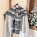 Ensemble pull et châle en tricot rayé de style coréen, haut chaud et tendance pour femmes. - Gris Beige