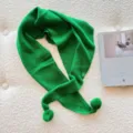 Echarpe d'hiver en tricot vert vif avec pompons mignons, accessoire chaud et tendance. - Vert bleu Mars