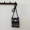 Sac bandoulière en tricot rayé noir et blanc mini sac de téléphone détail style - Noir Beige