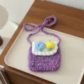 Mini porte-monnaie au crochet fait main avec fleurs, sac bandoulière violet en laine. - Mini Sac Bandoulière / Violet Taro