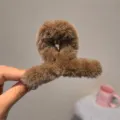 Pinza de pelo de felpa marrón esponjosa, lindo clip de invierno para peinados de mujeres. - Pinza de pelo marrón