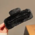 Pinza de pelo de felpa negra, pinza de tiburón esponjosa y peluda para mujer en invierno. - 13cm / Negro