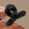 Pinza de pelo de felpa negra para mujer, lindo gancho peludo de invierno para cabello fino. - 4# Negro