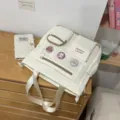 Borsa shopper in tela stile ins con tasche e spille, borsa a tracolla casual per studenti e scuola. - Bianco Sporco (Senza Ciondolo)