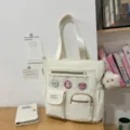 Borsa a tracolla in tela bianco sporco borsa casual per studenti con spille e tasche - Bianco Sporco con Pendente