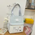 Borsa a tracolla in tela azzurra a pois con ricamo di gatto e ciondolo orso per studenti. - Borsa di Tutorato Con Ciondolo / Blu