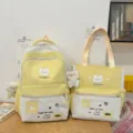 Set zaino e borsa a tracolla a pois gialli con ciondolo orsetto per scuola e uso quotidiano. - Set di Due Pezzi Con Ciondolo / Giallo
