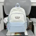 Mochila azul claro y blanca con estampado de estrellas y colgante de peluche dulce. - Con Colgante / Azul