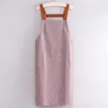 Delantal de cocina impermeable con bolsillos, elegante variante floral rosa hogar. - Correa De Cuero Extendida Rosa