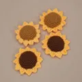Sottobicchiere girasole all'uncinetto fatto a mano, tappetino in lana lavorata, variante. - Testa di Girasole Scura