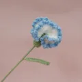 Bellissimo garofano all'uncinetto fatto a mano fiore blu bianco stelo festa della mamma - Blu Sfumato Garofano Singolo Finito