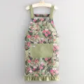 Delantal de algodón floral estilo pintura al óleo vintage con bolsillo verde y volante SKU. - Verde