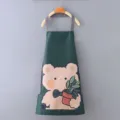 Delantal de cocina verde impermeable con lindo estampado de osito, ideal para cocinar. - Delantal de Oso / Verde