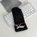 Thermal touch screen gloves for women, winter warm black fleece lined gloves with cute bow. - One Size / Black