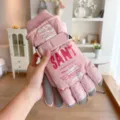 Pink winter ski gloves for couples, thickened windproof thermal design with letters print. - Non-Slip / Adjustable / Water-Repellent / Pink