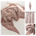 Mujer elegante bufanda de seda marrón con clásico estampado de cachemira suave chal. - 145x45cm / Rosa carne