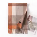 Cómoda bufanda de invierno a cuadros en tonos marrones y naranjas con flecos elegantes. Suave. - 30x180cm / Cuadros Mocha Naranja
