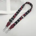 Verstelbare brede tassenvervangingsband met geometrisch patroon en zilveren gespen. - Zilveren Haak / Rood + Wijnrood Leer