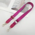Verstelbare nylon vervangende tasband met lederen uiteinden en gouden hardware voor handtassen. - Rozerood