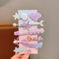 Vista dettagliata di simpatici fermagli per capelli perla sirena, design conchiglia e stella. - Set da 10 pezzi / Serie Oceano Viola