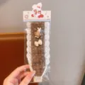 Fascia larga in pizzo con tessuto floreale marrone e ciondolo coniglietto per uso quotidiano. - Stile Coniglio con Fiocco / Caffè