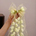 Grote organza strik haarspeld met waterval bloemhangers voor elegante kapsels. - Gele Lelietje-van-dalen Strik Haarspeld