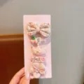 Delizioso set di fermagli per capelli per bambini, fiocco rosa in tessuto per bambine adorabili. - Set di 5 Pezzi Fiocco Floreale / Five-Piece Set