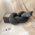 Donkergrijs fluwelen knoopkussen in Scandinavische stijl, zacht decoratief kussen. - donkergrijs