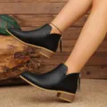 Schwarze Damen Stiefeletten mit spitzer Kappe, niedrigem Absatz und praktischem Reißverschluss. - 36 / Schwarz