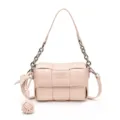 Sac bandoulière tissé rose pochette matelassée crossbody avec chaîne en métal et charm étoile. - Rose