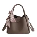 Braune Leder Beuteltasche mit Seidenschal elegante Handtasche für Damen Variante neu - Grau