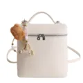 Modischer minimalistischer Damen PU Leder Rucksack mit süßem Bär Anhänger Umhängetasche - Mit Anhänger / Weiß
