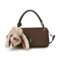 Braune matte Handtasche mit Plüschtier Anhänger Umhängetasche für Damen Alltag Mode - Mit Anhänger / Kaffeebraun