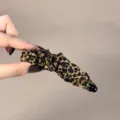 Pinza de pelo de banana con estampado de leopardo elegante para cola de caballo diaria. - Estampado de Leopardo Oscuro / 10cm