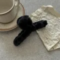 Grande molletta per capelli in peluche nera da donna, accessorio per capelli invernale 13cm - Nero