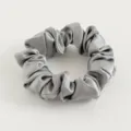 Elastico per capelli in raso argento da donna, fermacapelli lucido elegante e resistente. - grigio-argento