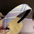 Cerchietto in tessuto scozzese variante, Grazioso cerchietto per capelli a quadretti per lo styling - Quadri Viola-Blu-Bianco