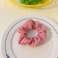 Elastico per capelli rosa in pizzo plissè elegante accessorio moda per uso quotidiano - Elastico Pizzo Rosa 9cm