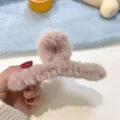 Molla per capelli in peluche da donna, clip artiglio rosa in pelliccia sintetica, accessorio. - Grigio