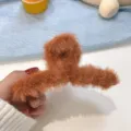 Pinza de pelo de peluche marrón, gran pinza peluda para el otoño e invierno elegante. - Caramelo
