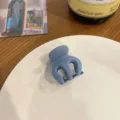 Morsetto per capelli blu opaco, piccola molletta per capelli fini, accessorio elegante. - Celeste