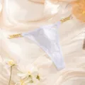 Sexy witte kanten tanga voor vrouwen met sprankelende strass gouden ketting aan de zijkanten chic. - S / Bottoms / Wit
