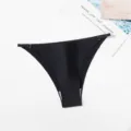 Seamless ice silk women thong breathable quick dry summer underwear with metal buckle details. - M / Black